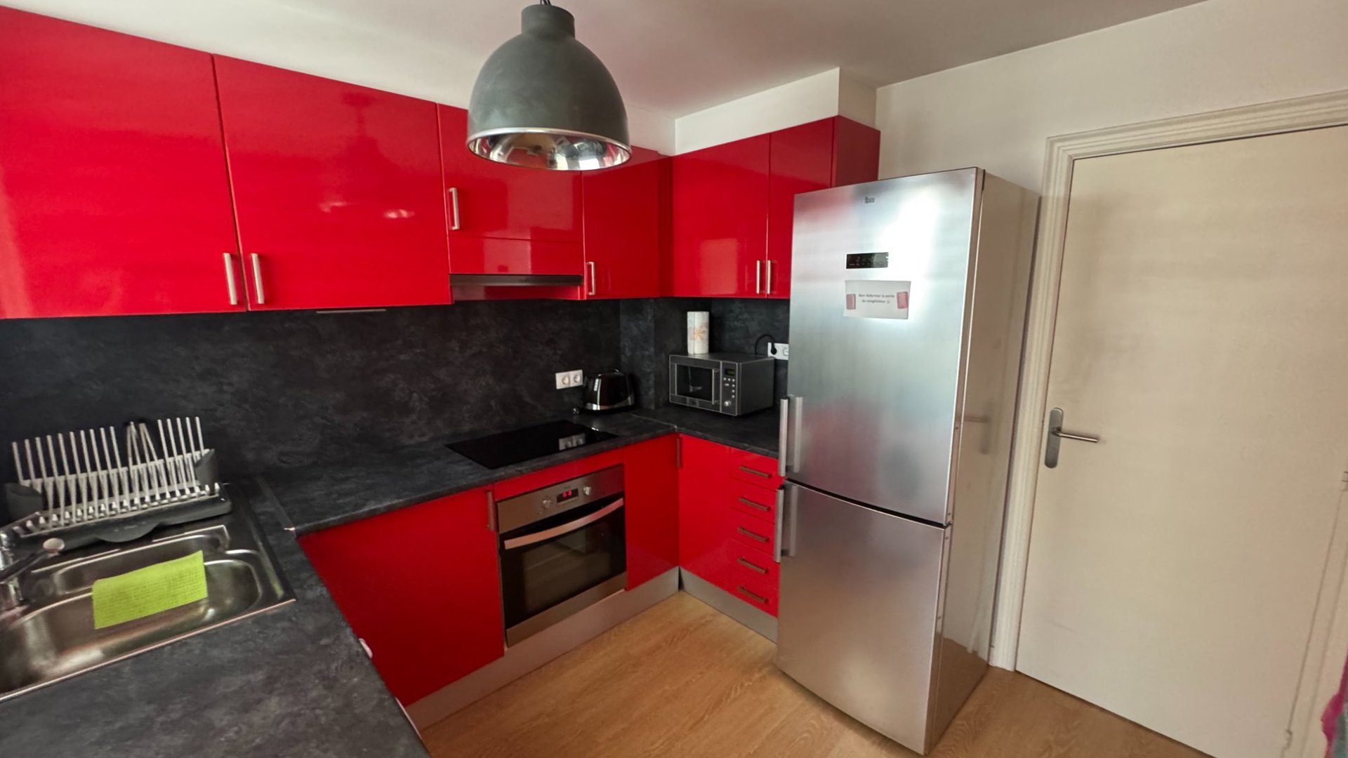 Cuisine équipée appartement vacances Roses Espagne
